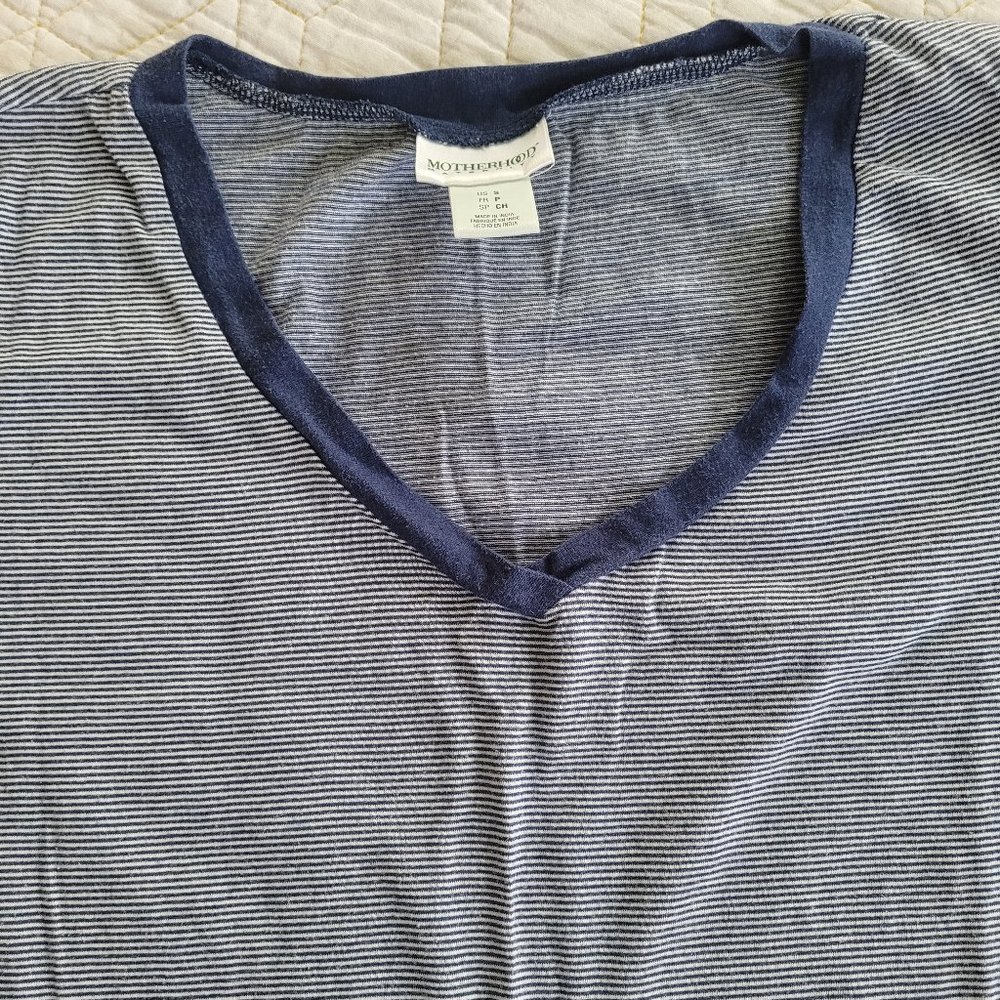 Motherhood Maternity Blue V-neck
